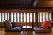 京都の御旅宿月屋：三日月の部屋 机と椅子